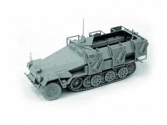 Модель Сборная ZVEZDA Немецкий БТР с пусковыми установками Sd.Kfz.251/1 Ausf.B "Ханомаг", 1:35
