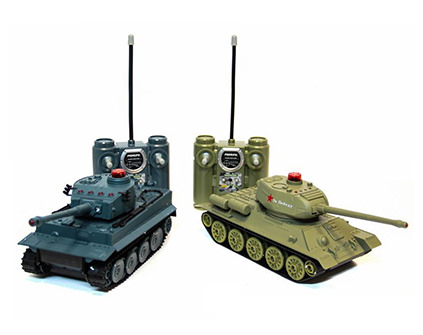 Танковый бой ABToys T-34 vs Tiger на радиоуправлении