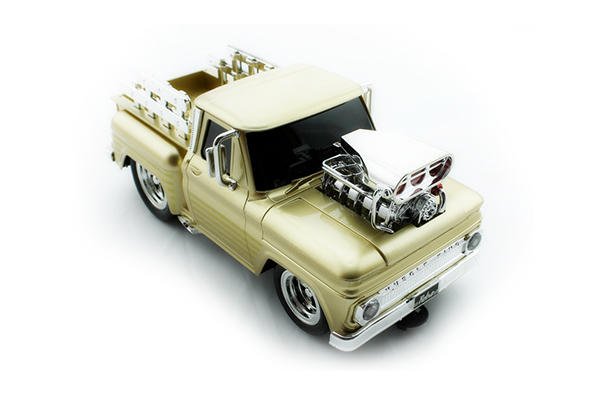 Радиоуправляемый пикап из серии "Muscle Car" с гоночным мотором 1:16