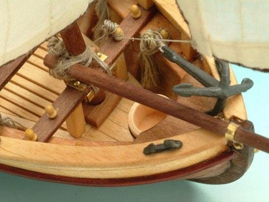 Сборная модель из дерева капитанской шлюпки корабля SANTISIMA TRINIDAD, 1/50