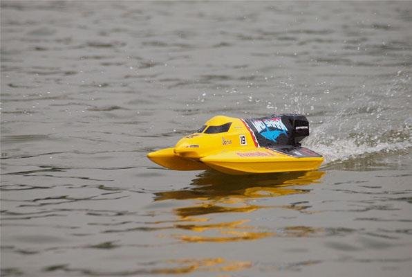 Катамаран радиоуправляемый Joysway Mad Shark 2.4Ghz - JS8203