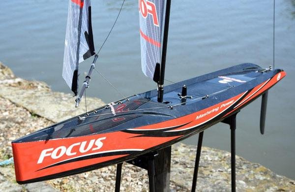 Радиоуправляемая яхта Joysway Focus II 1-Metre RTR 2.4G JS8812