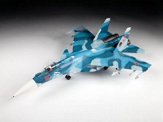 Модель сборная ZVEZDA Российский палубный истребитель Су 33, 1:72