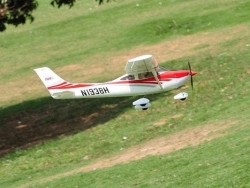 Радиоуправляемый самолет Top RC Cessna 182 400 class 2.4G 4-ch LiPo RTF top004C