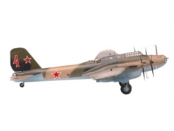 Модель сборная ZVEZDA Дальний бомбардировщик ПЕ-8 1:72