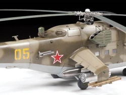 Модель сборная ZVEZDA Ударный вертолет Ми 24В ВП, 1:48