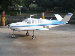 Радиоуправляемый самолет Top RC ST Beechcraft Bonanza V35 1280мм PNP - top085B