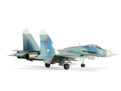 Модель Сборная ZVEZDA Советский истребитель Су-27, подарочный набор, 1:72