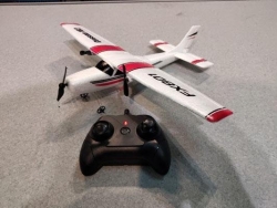 Радиоуправляемый самолет Fei Xiong Cessna182 RTF 2.4Ghz - FX801