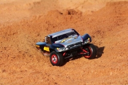Радиоуправляемая машина TRAXXAS Slash 1:16 4WD TRA70054-1-R