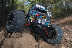Радиоуправляемый монстр Traxxas Summit + LED 1:16 - TRA72054-1-RNR