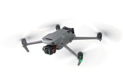 Квадрокоптер DJI Mavic 3 Fly More Combo RC Pro