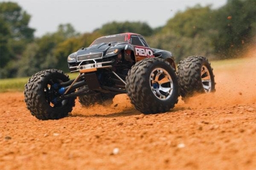 Радиоуправляемый монстр Traxxas Revo 3.3 4WD RTR масштаб 1:10 2.4G